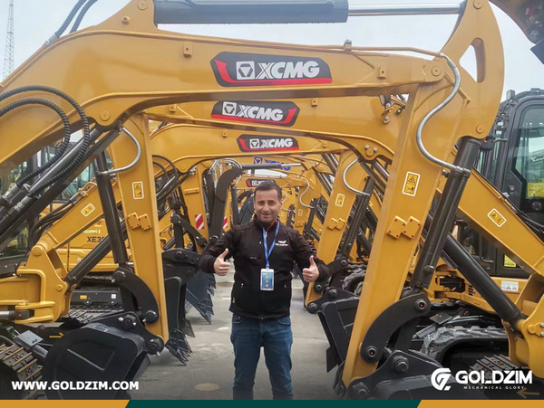 Spanish Client Visited XCMG Factory