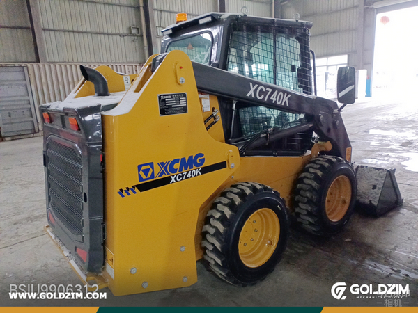 China - 1 Unit XCMG XC740K Skid Steer Loader & 1 XGS18K Aerial Work Platform