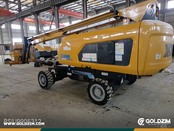 China - 1 Unit XCMG XC740K Skid Steer Loader & 1 XGS18K Aerial Work Platform