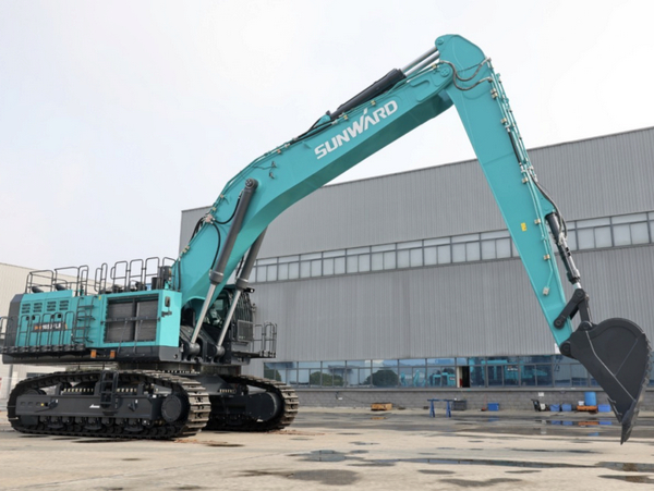 SUNWARD Unveils SWE1650FLR – China’s Largest Long-Arm Excavator Delivered