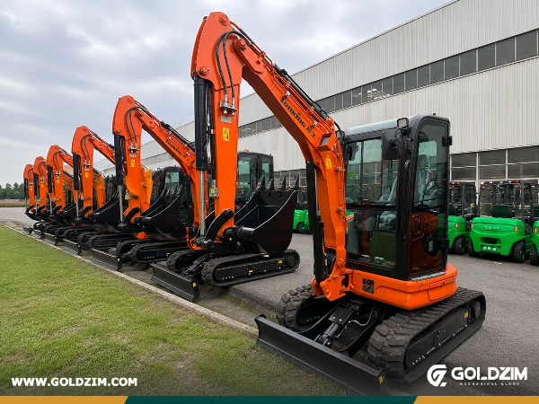 Russian - 1 Unit LONKING Excavator CDM6025